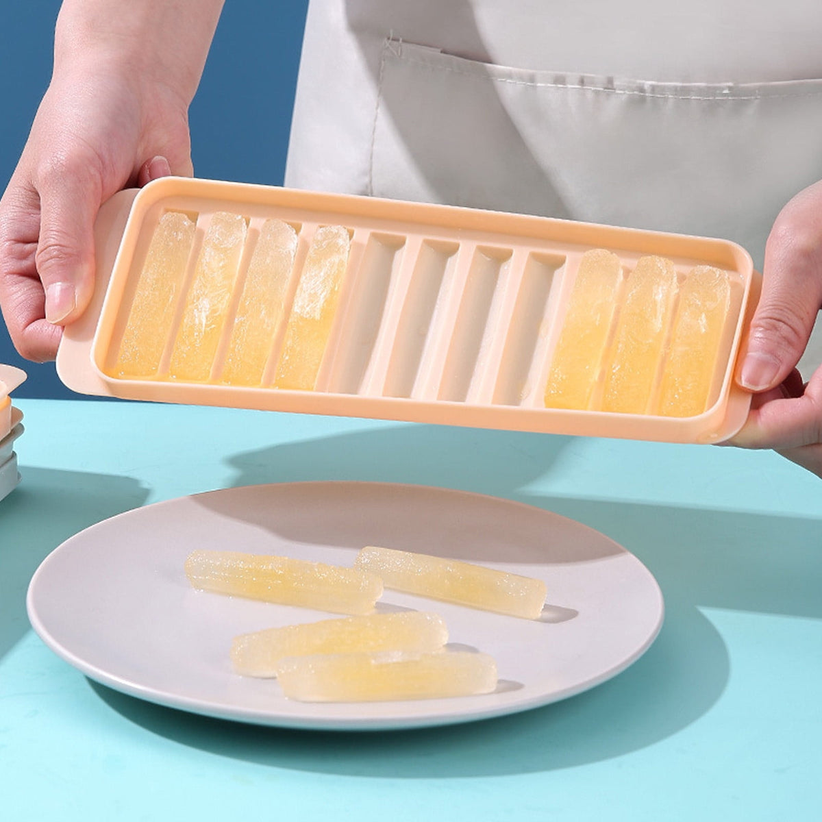 Narrow Ice Stick Tray with Lid, 11 Slots for Bottles and Tall Glasses - Image 5